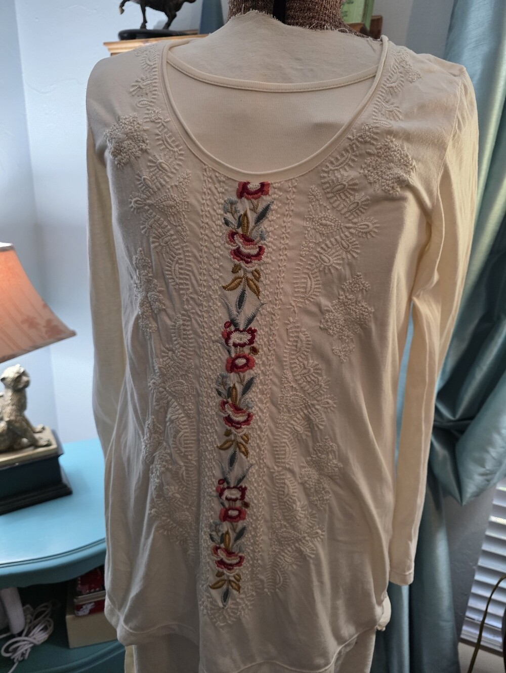 Johnny Was Embroidered Cream Long-Sleeve Women’s Top Size Medium